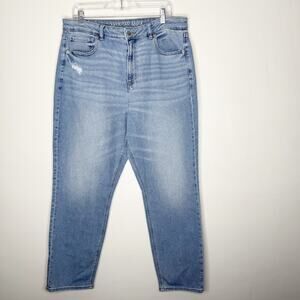 American Eagle High Rise Distress Stretch Mom Jeans Light Wash Women’s Size 16